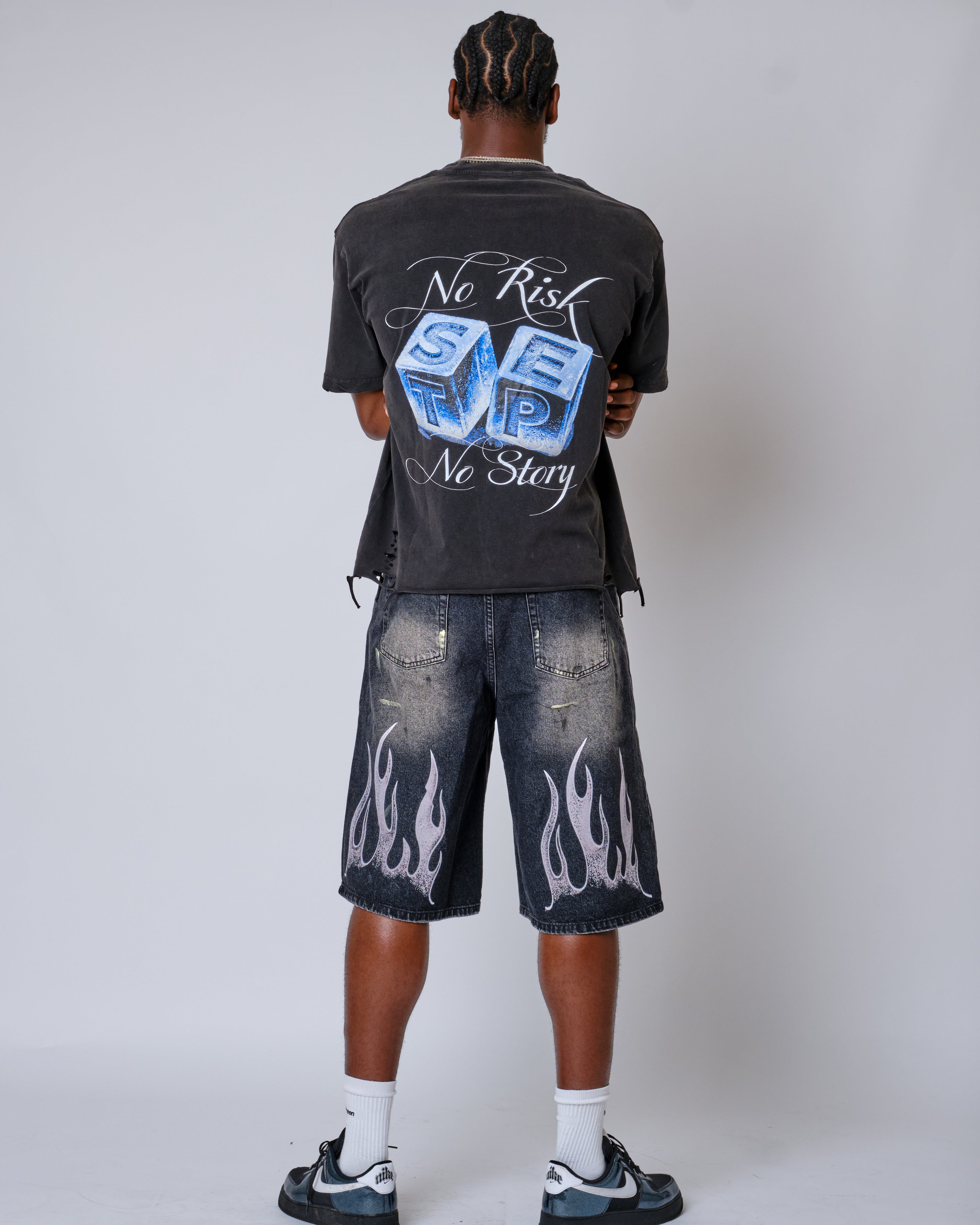 NO RISK NO STORY TEE
